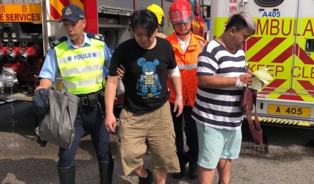 Lin Cheung Rd 7-seater MPV carrying 4 Taiwanese tourists turns turtle after crashing ...