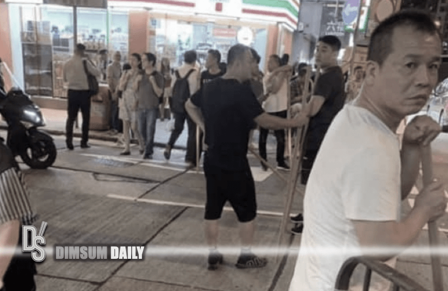 Violent mobs appear in North Point to bash protesters in black (Updated ...