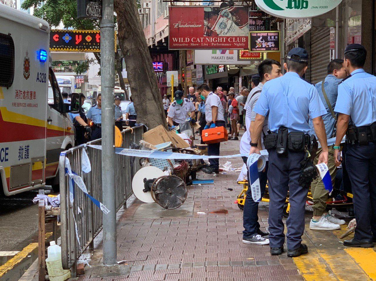 10 South Asians slash and injure 5 people in Wan Chai at noon today ...