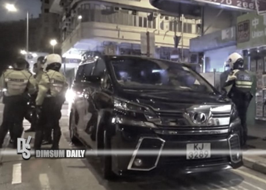 Drunk Man Claiming To Be Gangster Knocked Down By 7 Person Vehicle In Yau Ma Tei Dimsum Daily