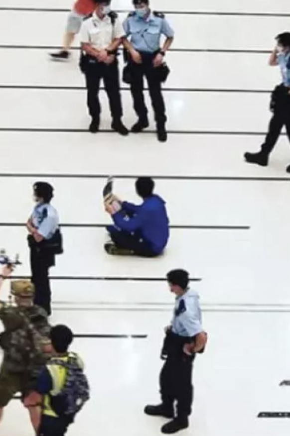 David Li, the 'solo' student protester during anti-govt protests last ...