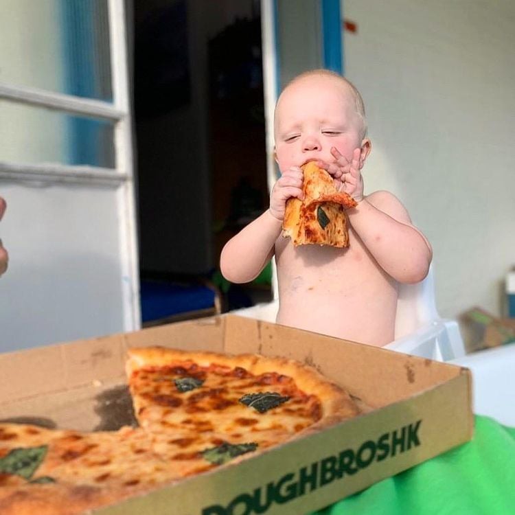 Dough Bros delivers pizzas to quarantined persons at Dorsett Kwun Tong