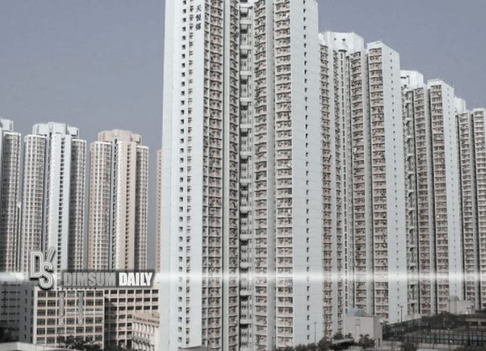 57yearold woman jumps to her death from top of Yuet Kwai House in Tin