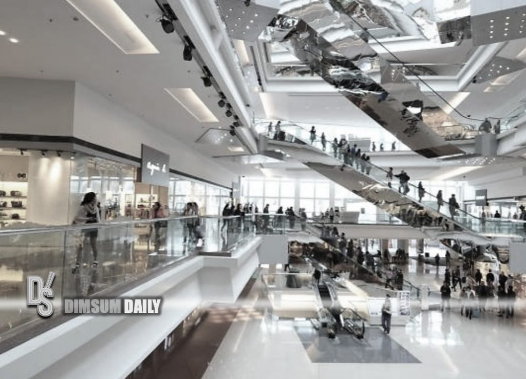 Unvaccinated citizens buying takeaways, collect items in shopping malls