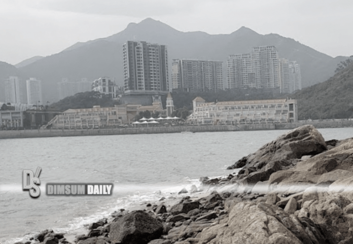 Sam Pak 65-year-old man drowns while swimming in sea at Sam Pak Wan Beach in ...