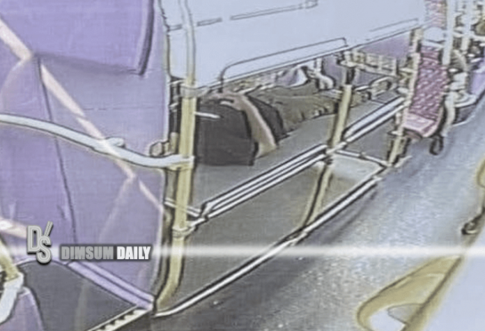 Passenger spotted sleeping on luggage rack on Citybus - Dimsum Daily