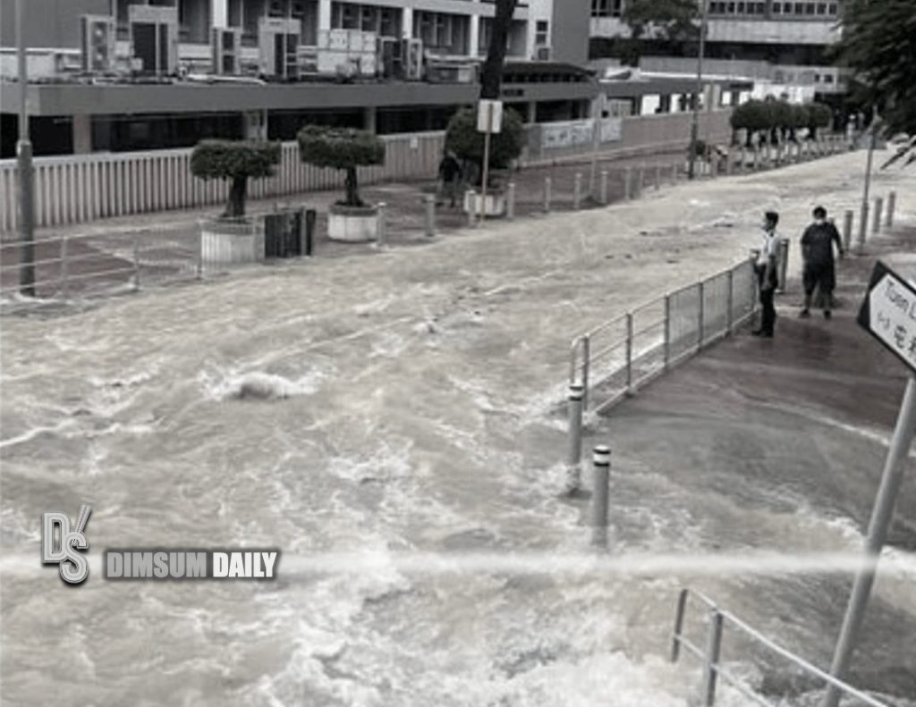 Tuen Lee Street in Tuen Mun flooded after underground water pipe bursts