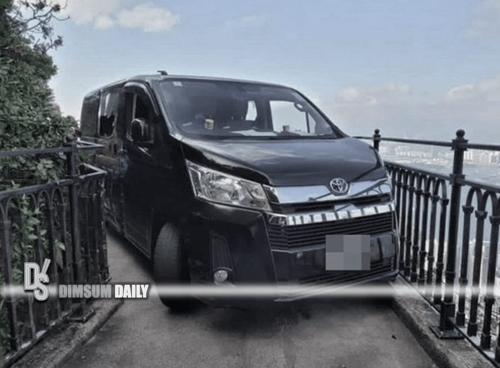 Van stranded on Lugard Road on the Peak Dimsum Daily