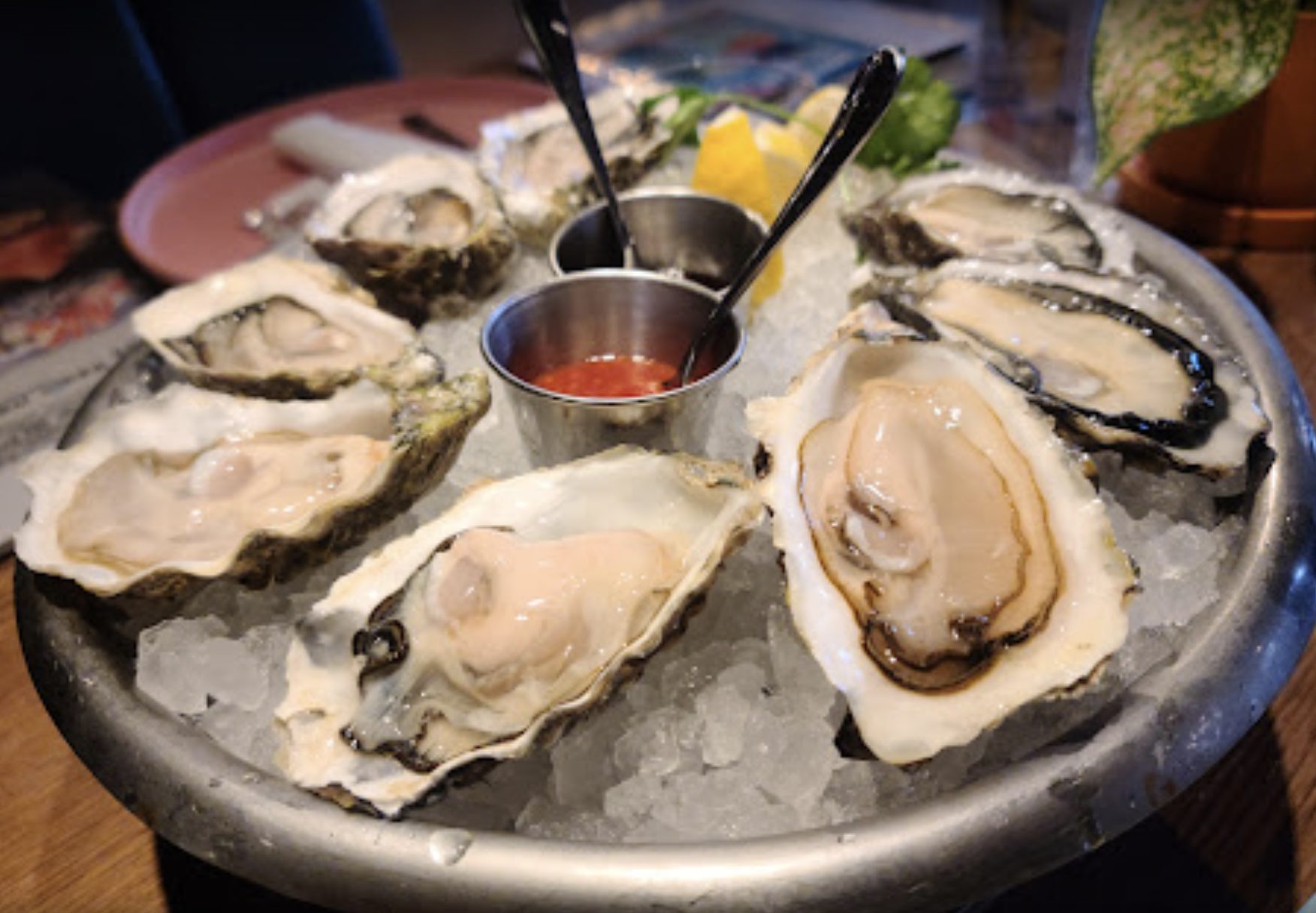 6 diners develop food poisoning after eating raw oysters at Tong's Road House seafood and grill