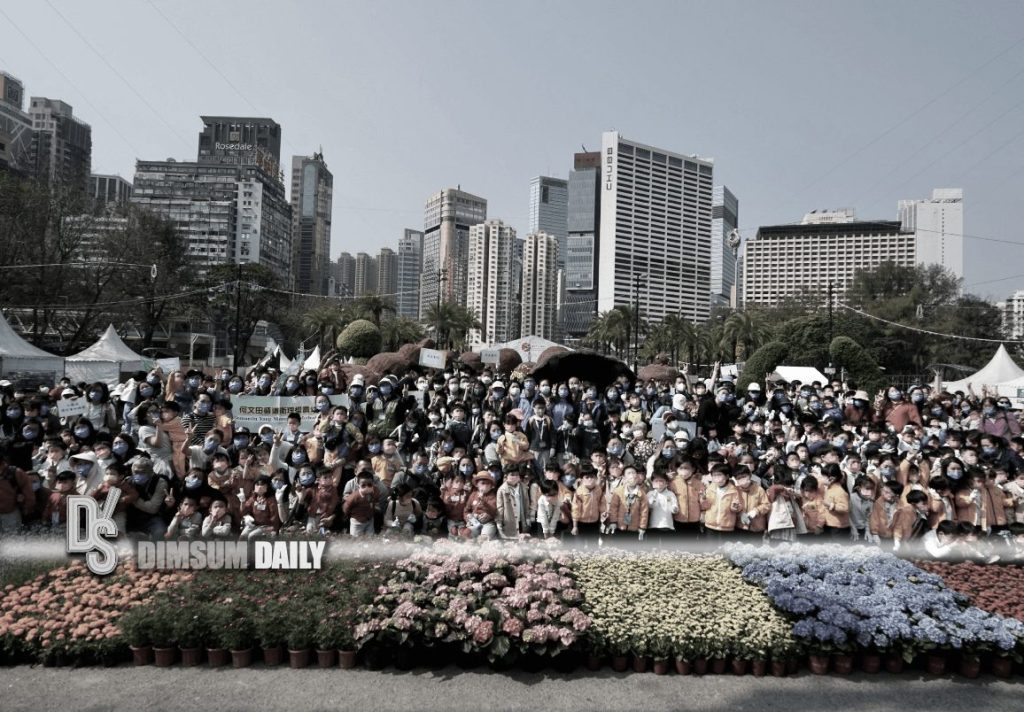 About 1,000 students build spectacular display for Hong Kong Flower