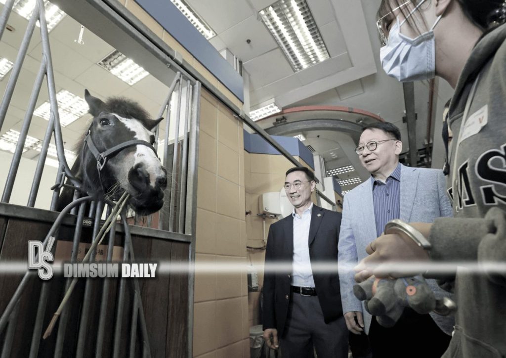 Strive and Rise Programme mentors and mentees tour Hong Kong Jockey