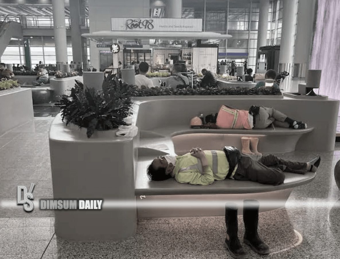 Male netizen criticised for taking photo of construction workers