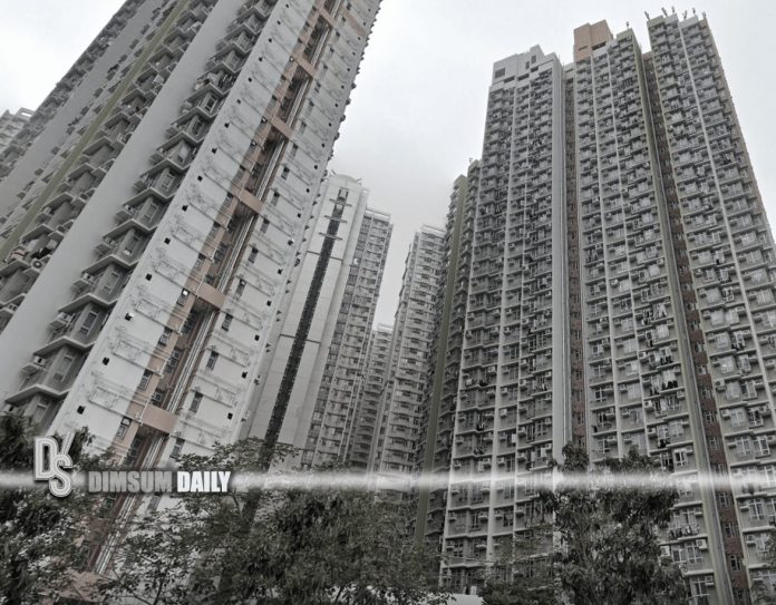 Police detain 17yearold in Tseung Kwan O for tailing another17year