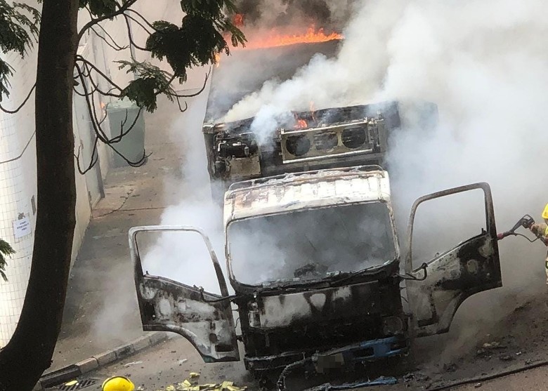 Vehicle catches fire in Fanling, no injuries reported - Dimsum Daily