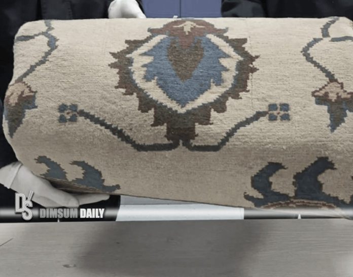 Methamphetamine Rug Shenzhen Customs seizes 11.5558 kg of methamphetamine concealed in ...