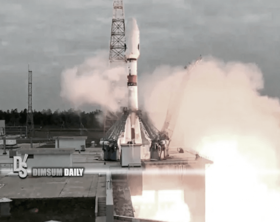 Russia's Luna-25 spacecraft crashes into the moon after losing control ...