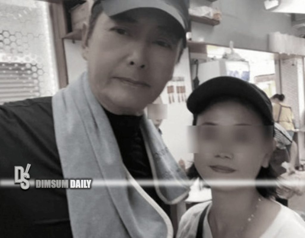 HK actor Chow Yun-fat surprises netizens by sharing a table while