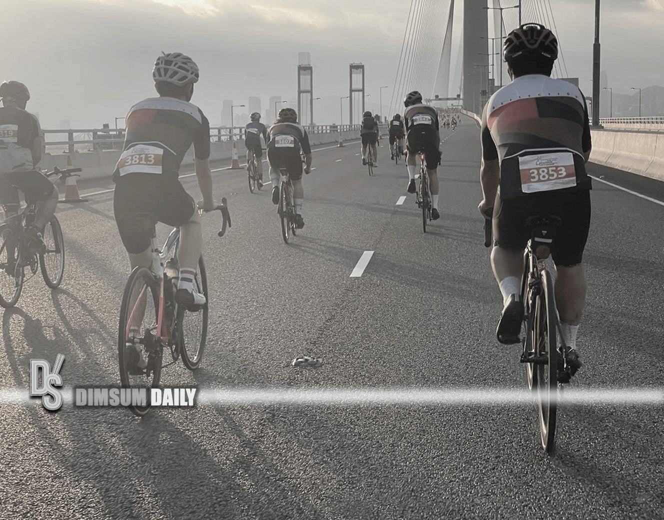 Exciting start of the 2023 Sun Hung Kai Properties Hong Kong Cyclothon, one injury reported