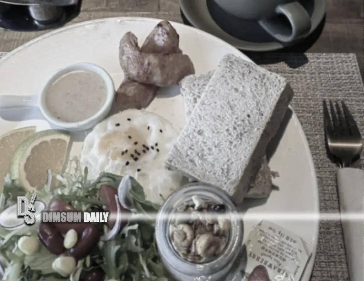 Mainlander outraged after spending HK$210 on two boiled eggs at ...