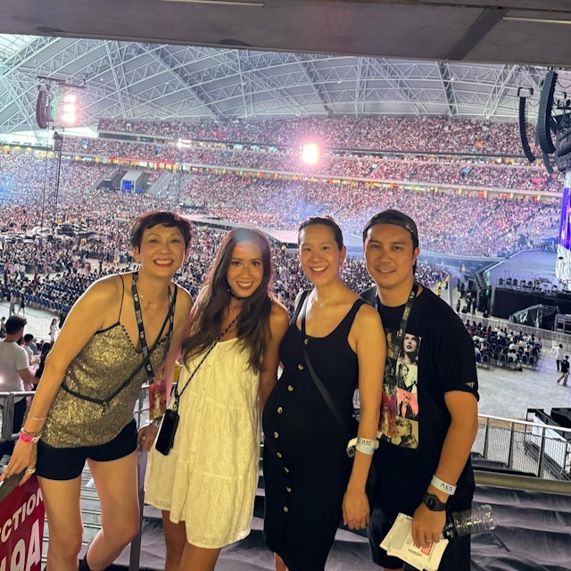 Veteran HK actress Candice Yu joins Swift's Singapore concert as an