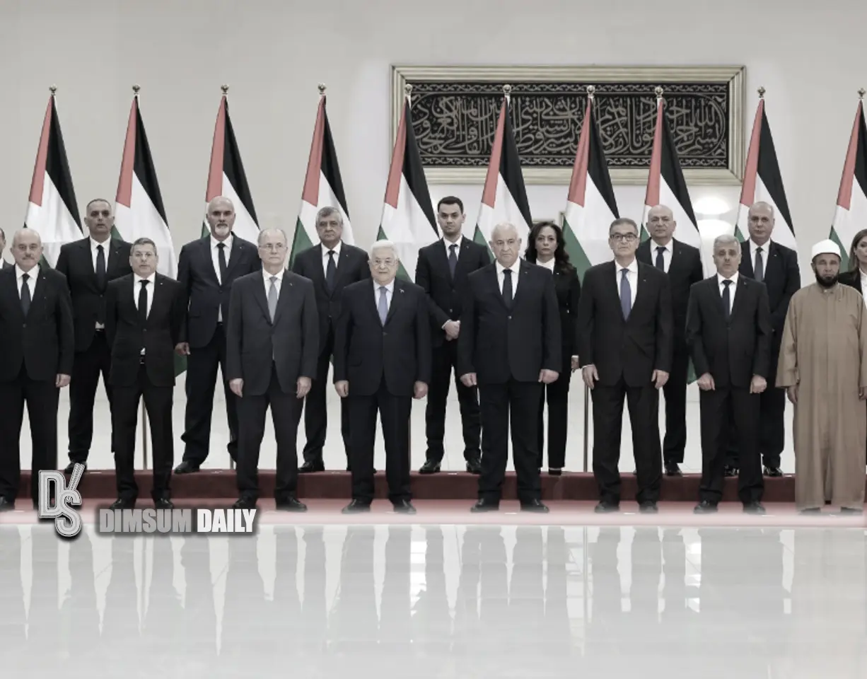 Palestinian President Mahmoud Abbas swears in new government