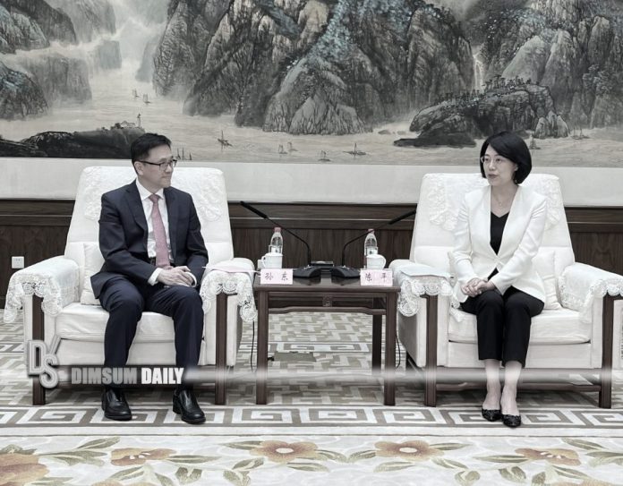 Hong Kong's Innovation Secretary visits Wuhan Dimsum Daily