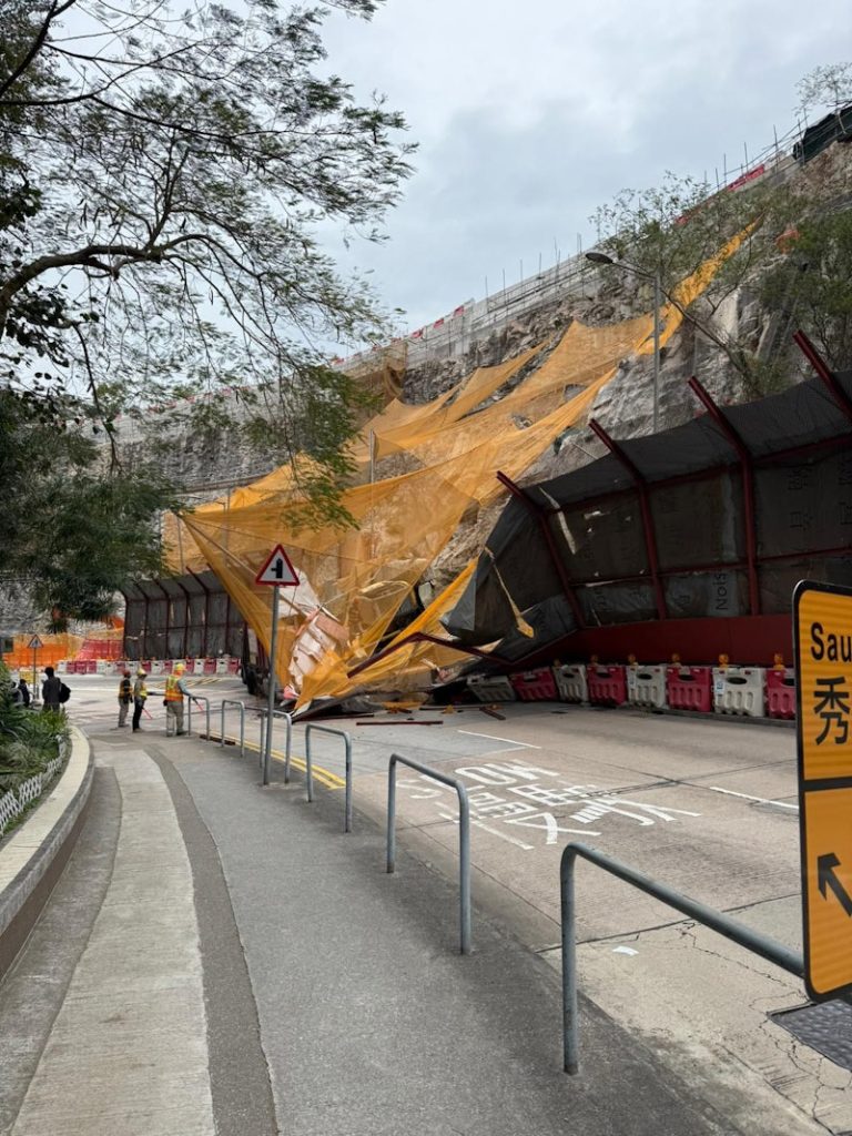 Three injured following excavator incident on Lin Tak Road in Lam Tin