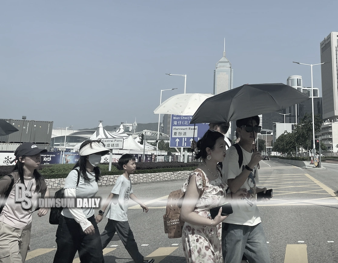 Hong Kong Observatory issues Very Hot Weather Warning as temperatures soar  to above 31°C