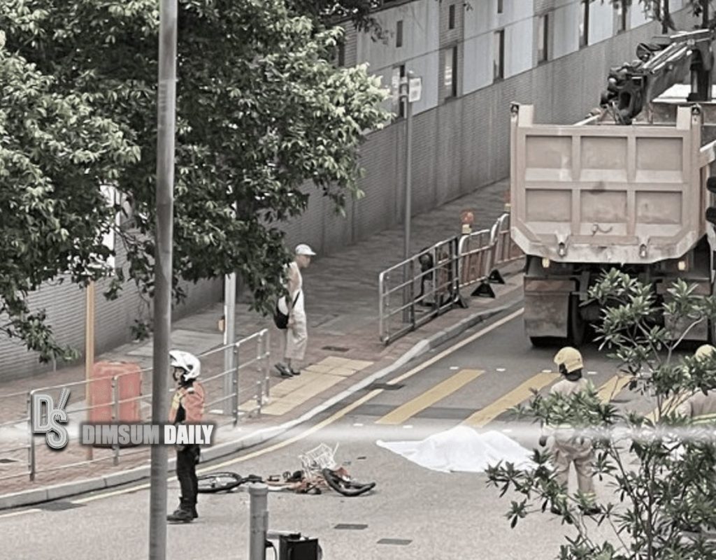 Cyclist killed by dump truck in Shau Kei Wan