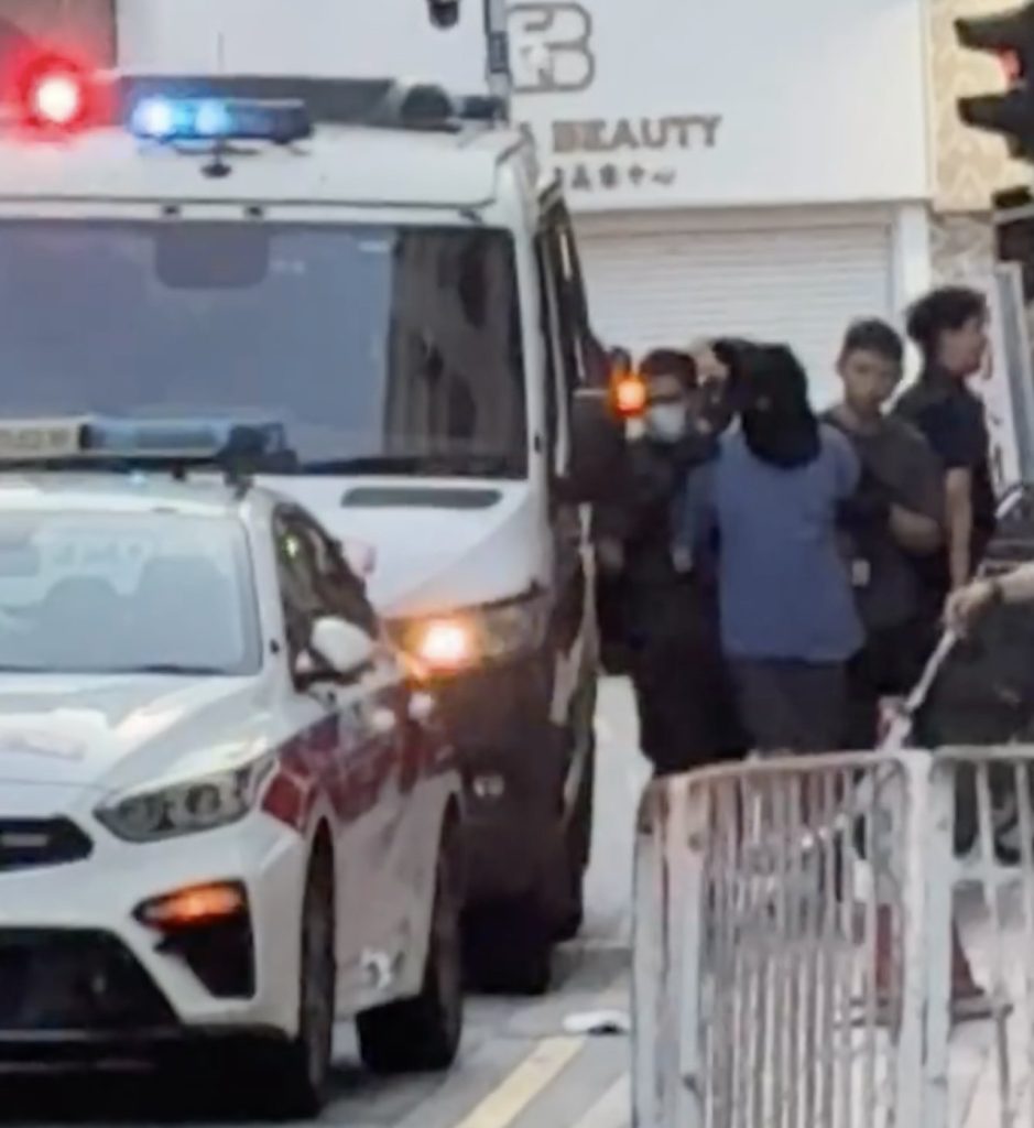 Man arrested in Yuen Long for carrying knife after threatening teacher