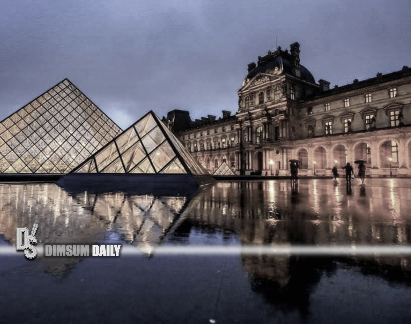 バッグ nest louvre parents Louvre Museum closes following daring robbery of priceless