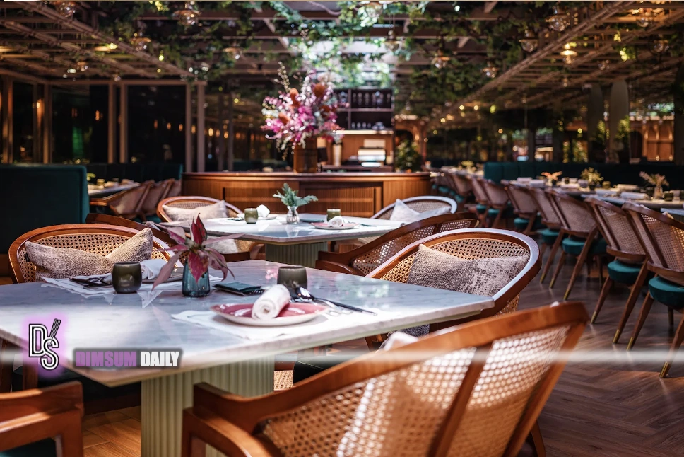 Carlyle & Co. to open Central Town Club in June