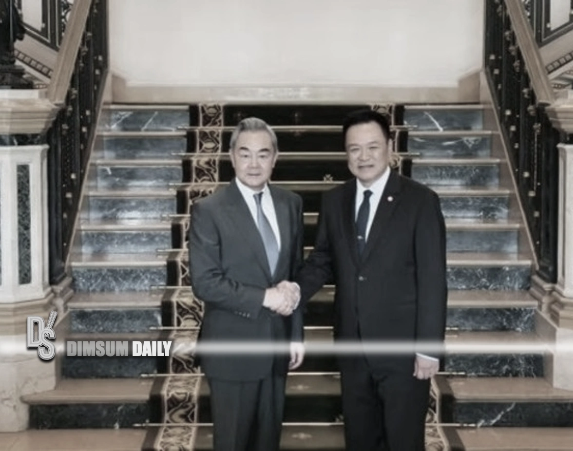 Thai PM and Deputy PM meet Wang Yi in Bangkok