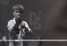 Alex Fong surprises audience by raising middle finger on stage in humorous reaction to fan’s gesture