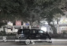 Private car crashes at Tsim Sha Tsui bend