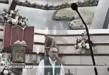 Priest killed as falling crucifix strikes him during livestreamed Mass in Ecuador